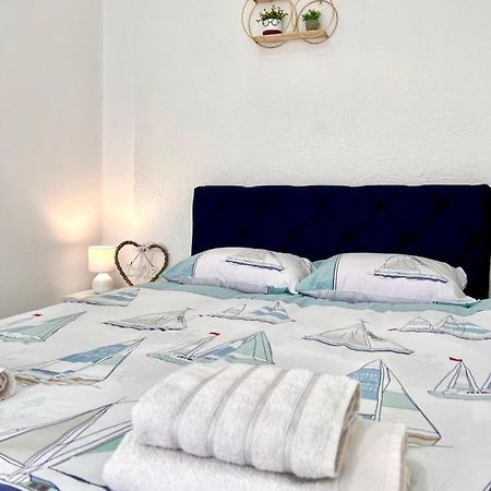 M Apartman Foca Esterno foto