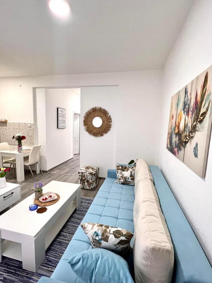 M Apartman Foca Esterno foto