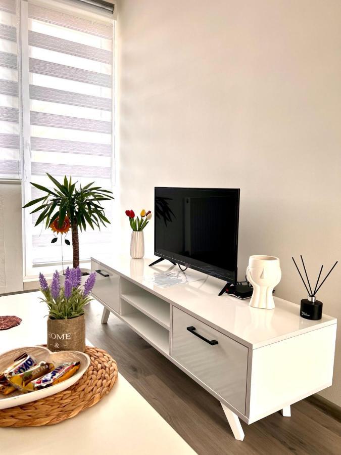 M Apartman Foca Esterno foto