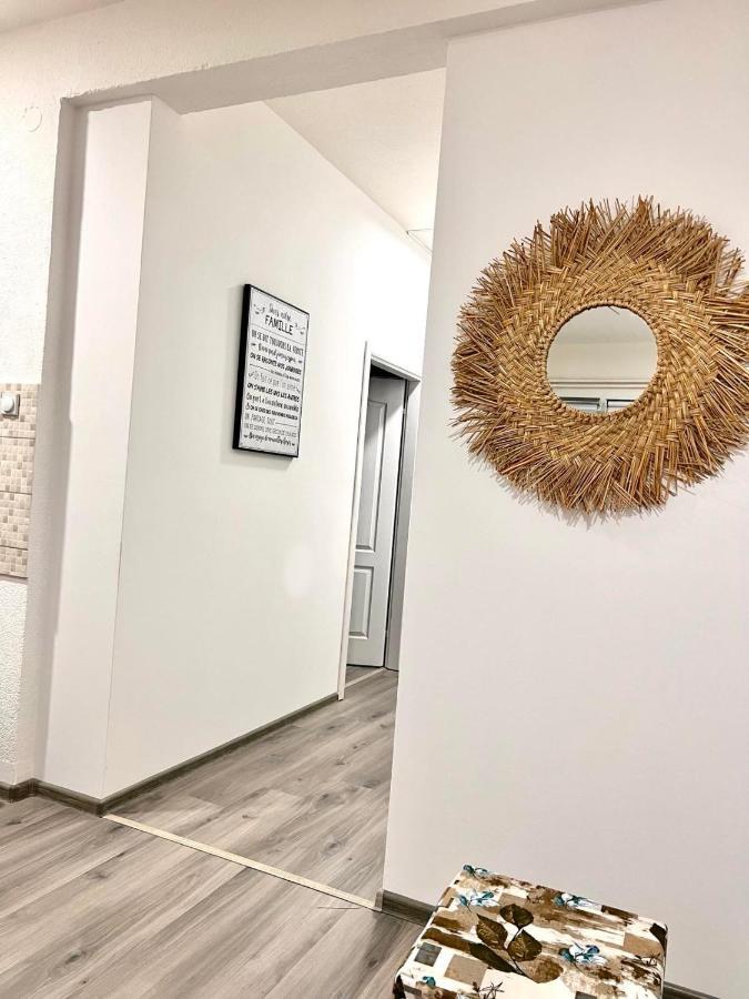 M Apartman Foca Esterno foto