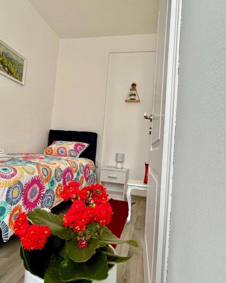 M Apartman Foca Esterno foto