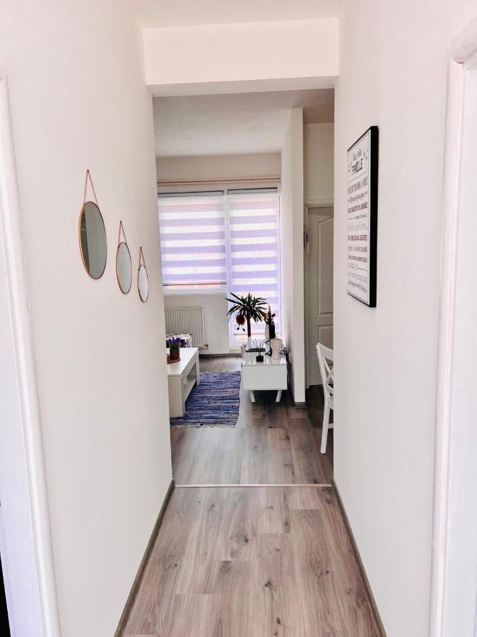 M Apartman Foca Esterno foto