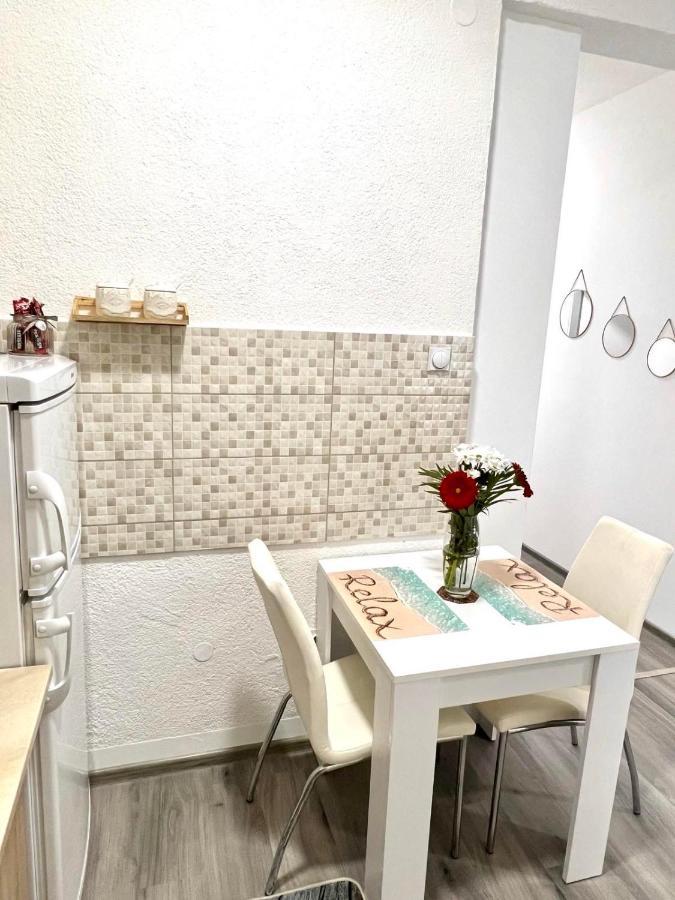 M Apartman Foca Esterno foto